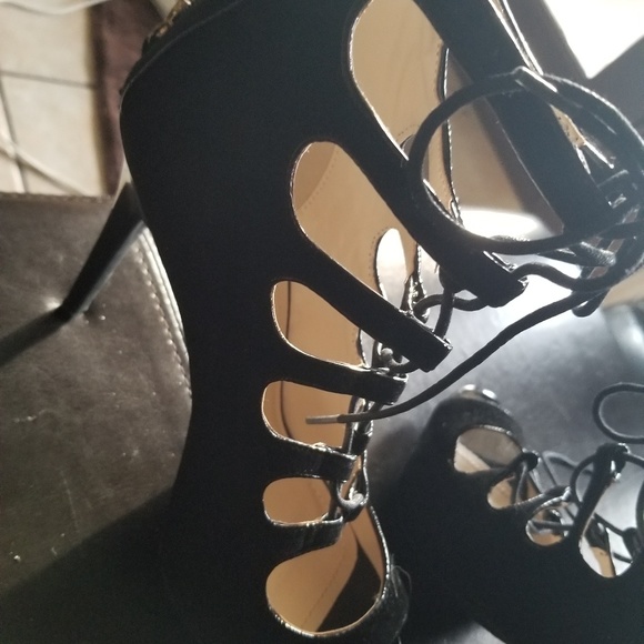 Black Suede lace up heels - Picture 2 of 4